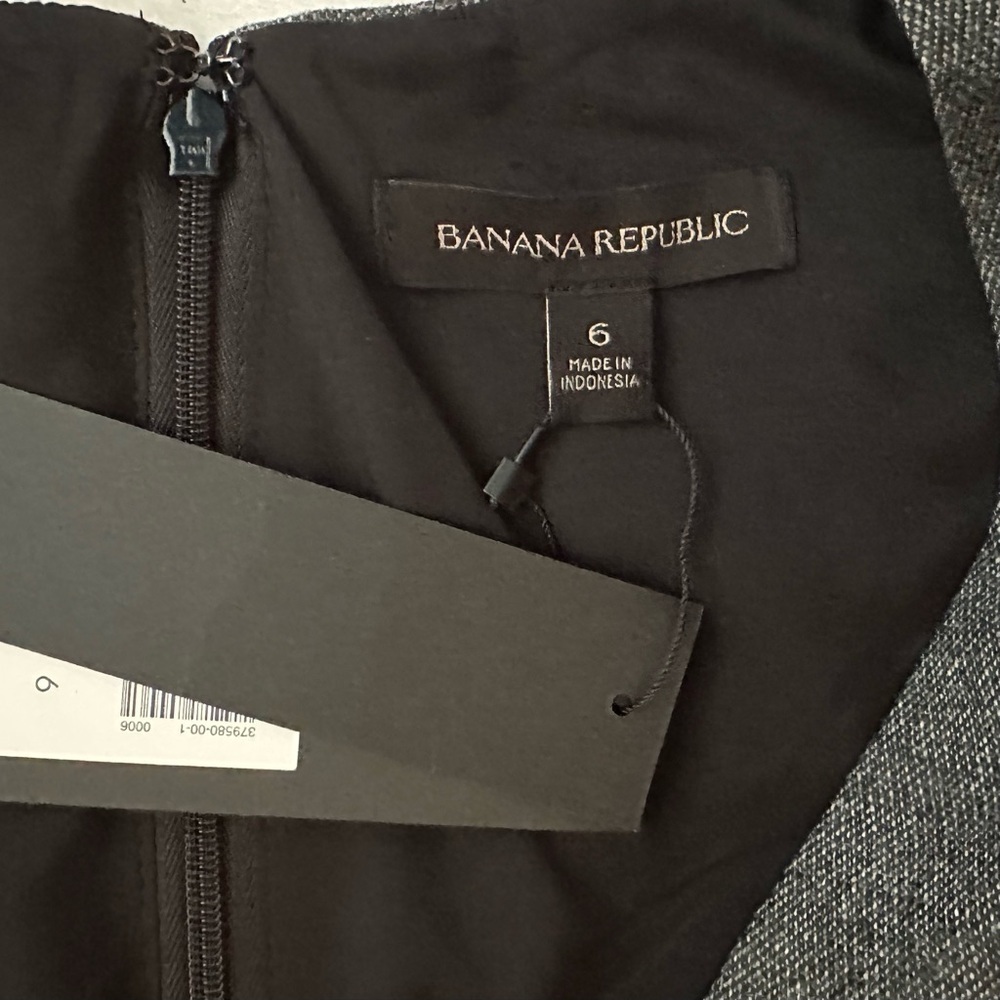 Banana Republic Italian Wool Fit Flare Printed Leaves Dress 6 NWT Vneck Gray Blk - Picture 7 of 9
